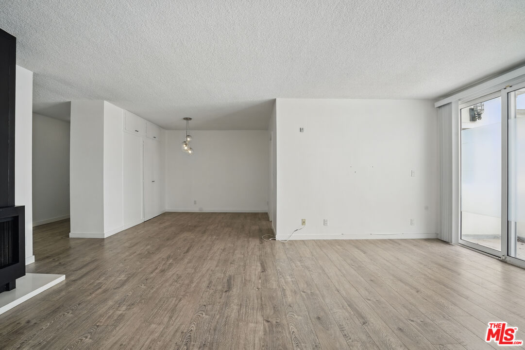 930 3rd St Unit: 303