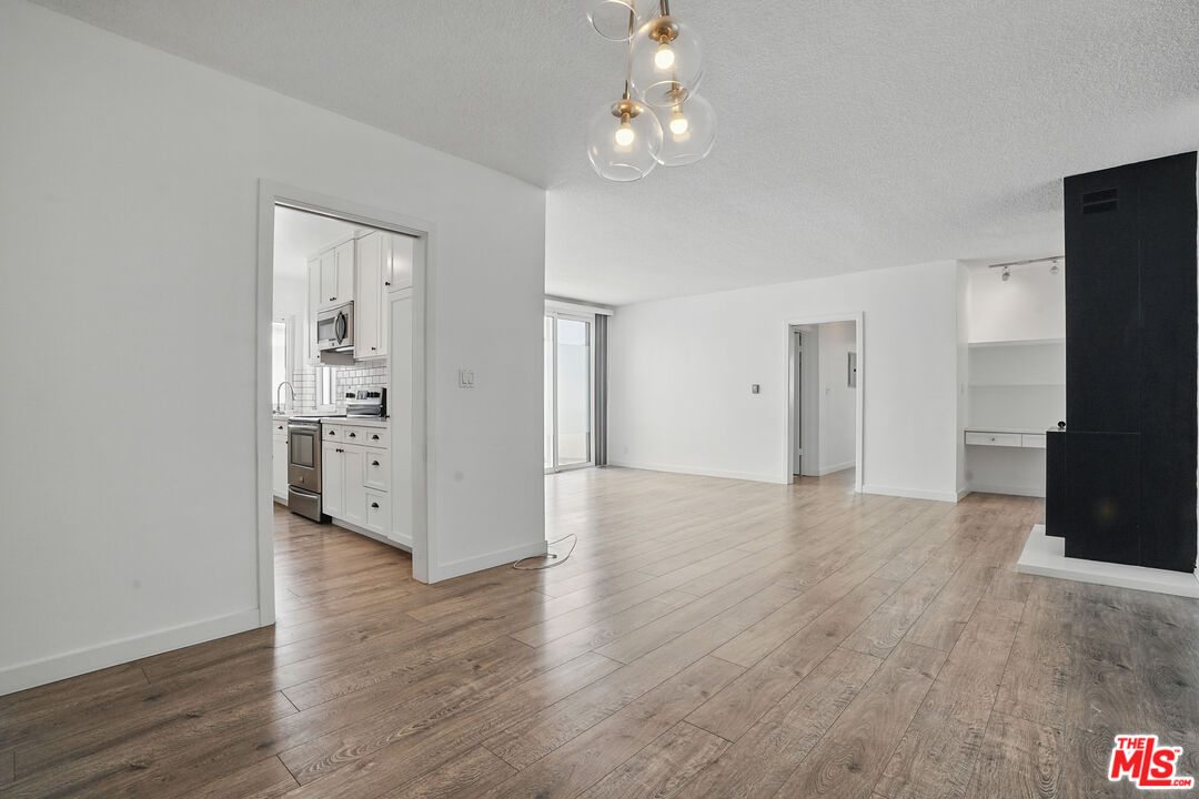 930 3rd St Unit: 303