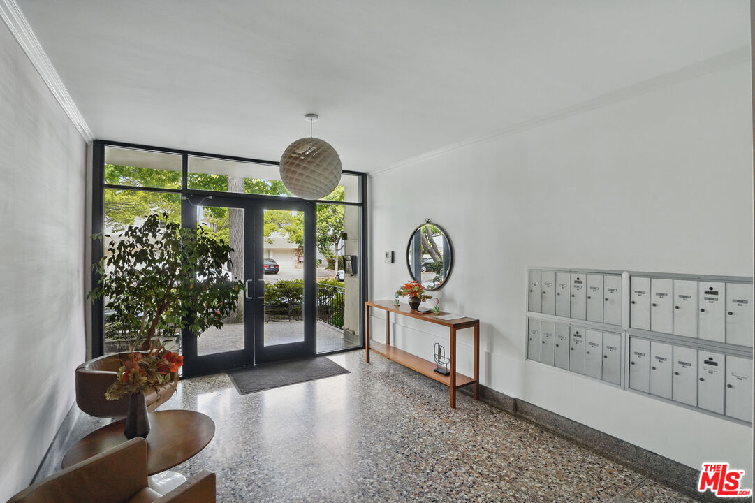 930 3rd St Unit: 303