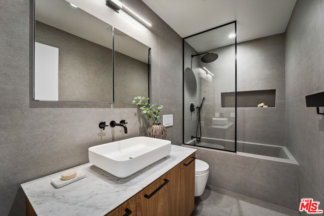 234 S Tower Dr Unit: 4