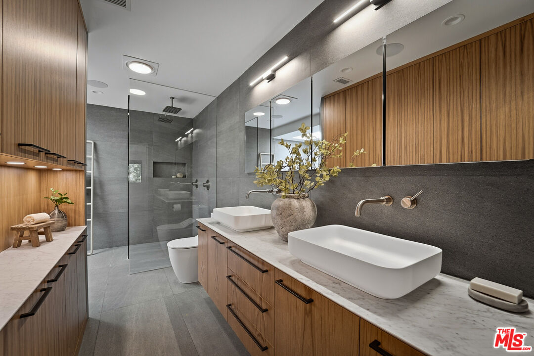234 S Tower Dr Unit: 4