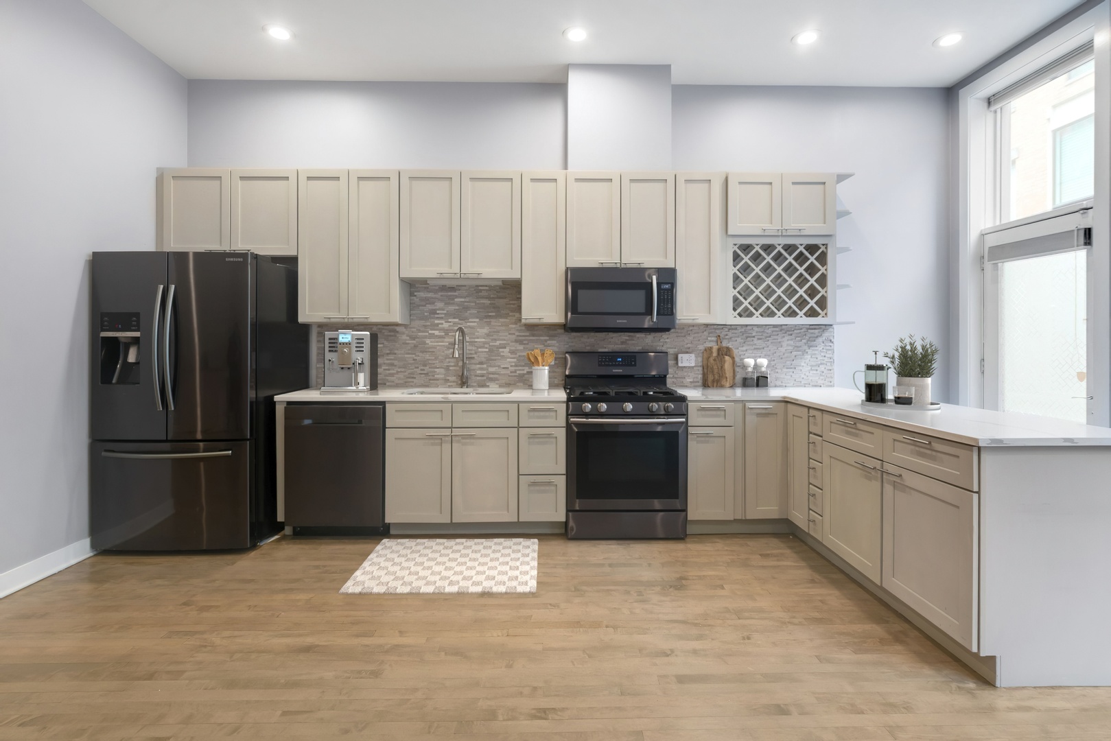 312 N Desplaines Street Unit: C