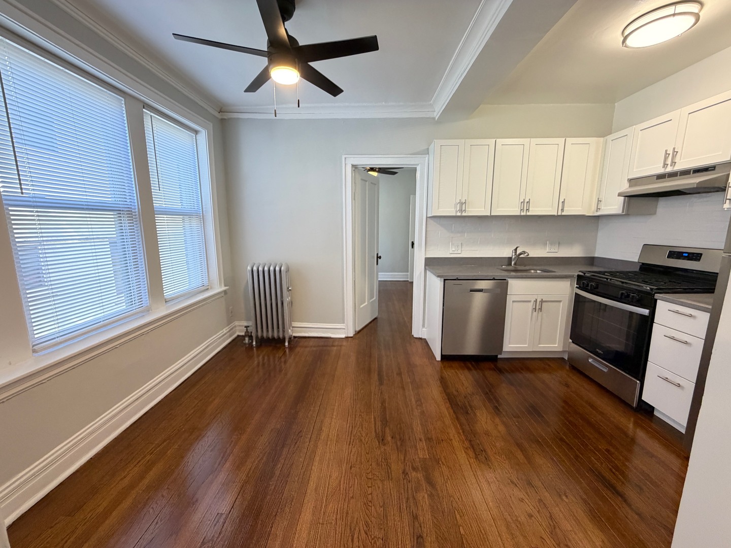 1525 W Estes Avenue Unit: B1