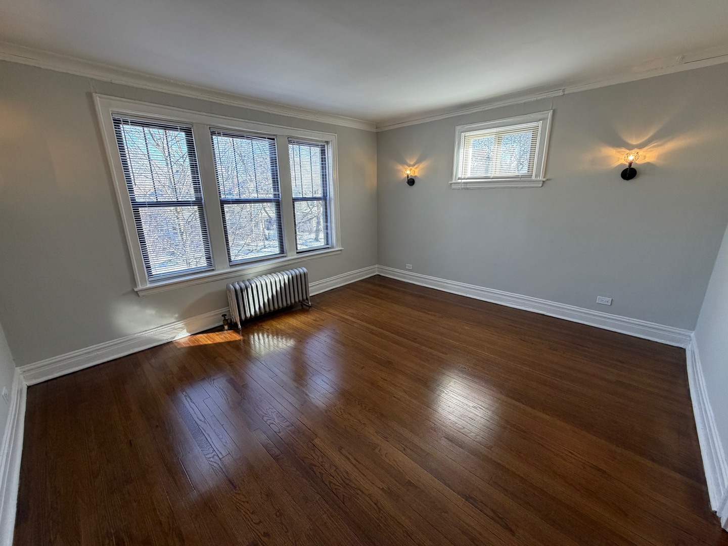1525 W Estes Avenue Unit: B1
