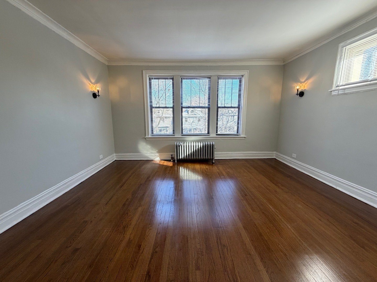 1525 W Estes Avenue Unit: B1