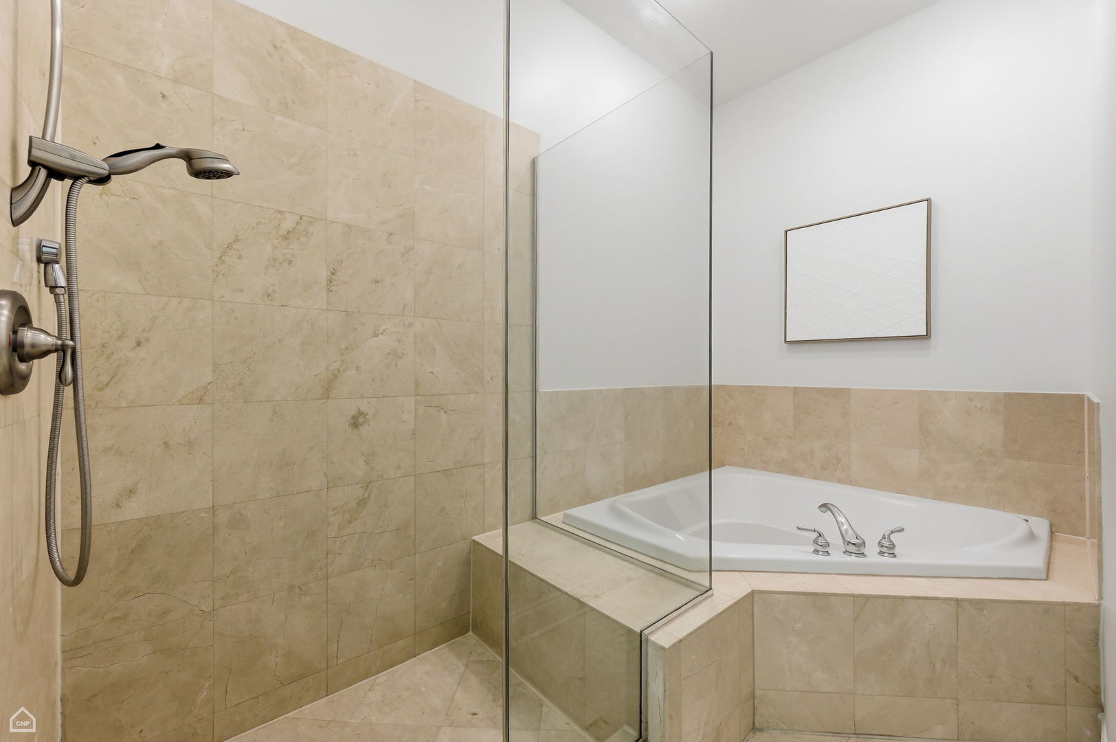 4705 S Champlain Avenue Unit: 404