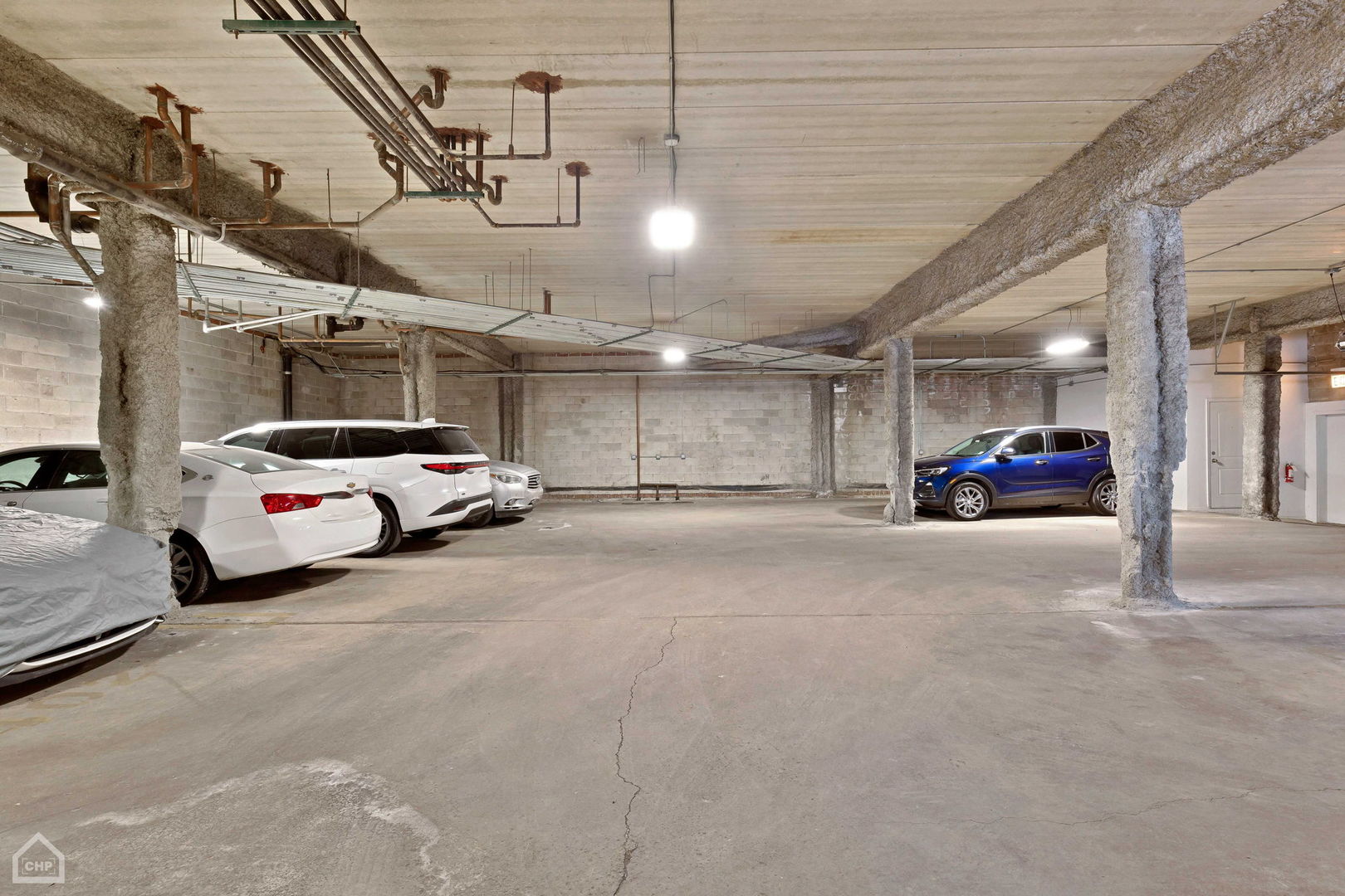 4705 S Champlain Avenue Unit: 404