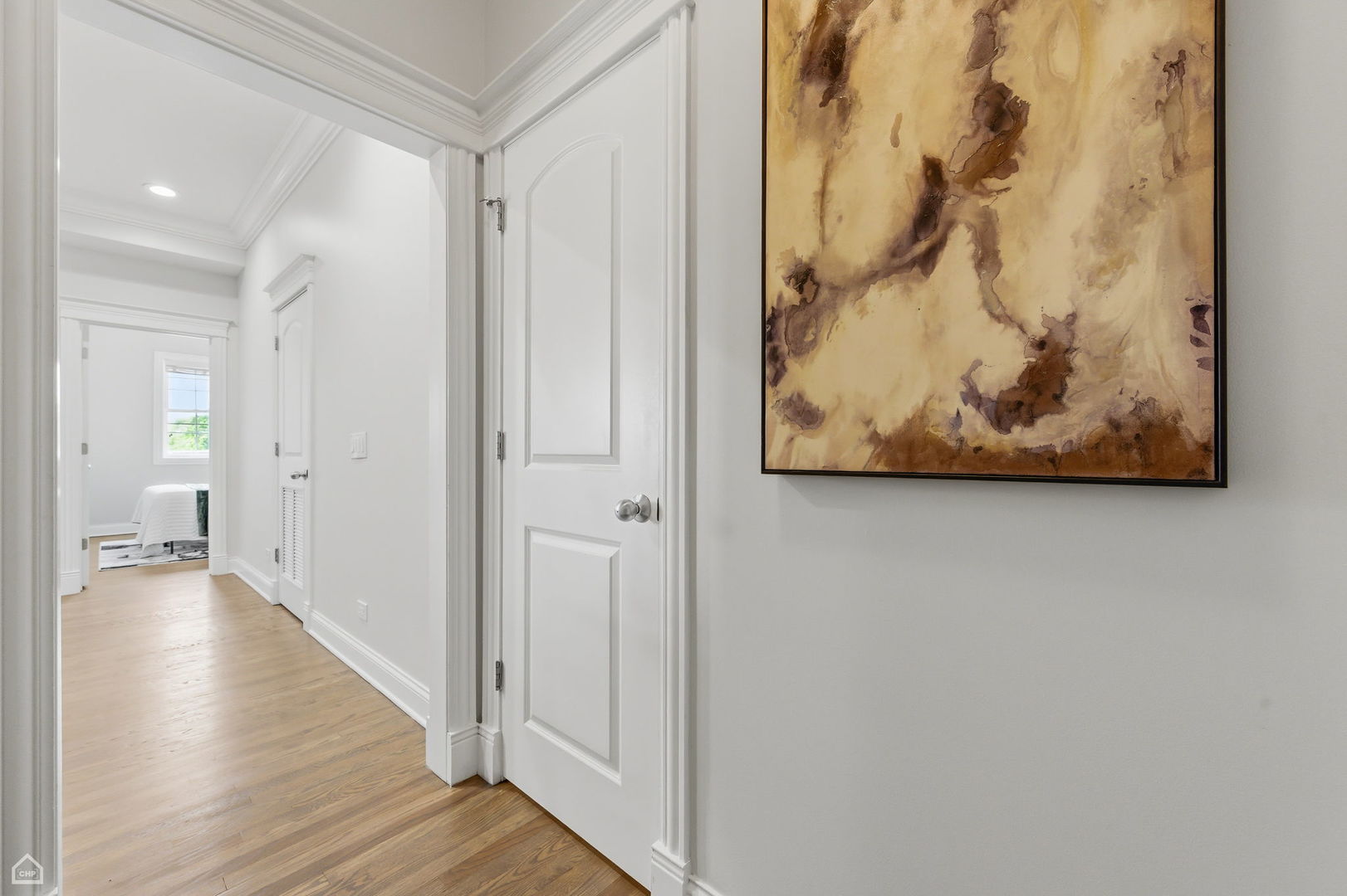 4705 S Champlain Avenue Unit: 404