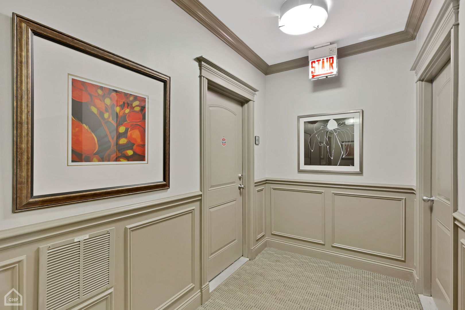 4705 S Champlain Avenue Unit: 404