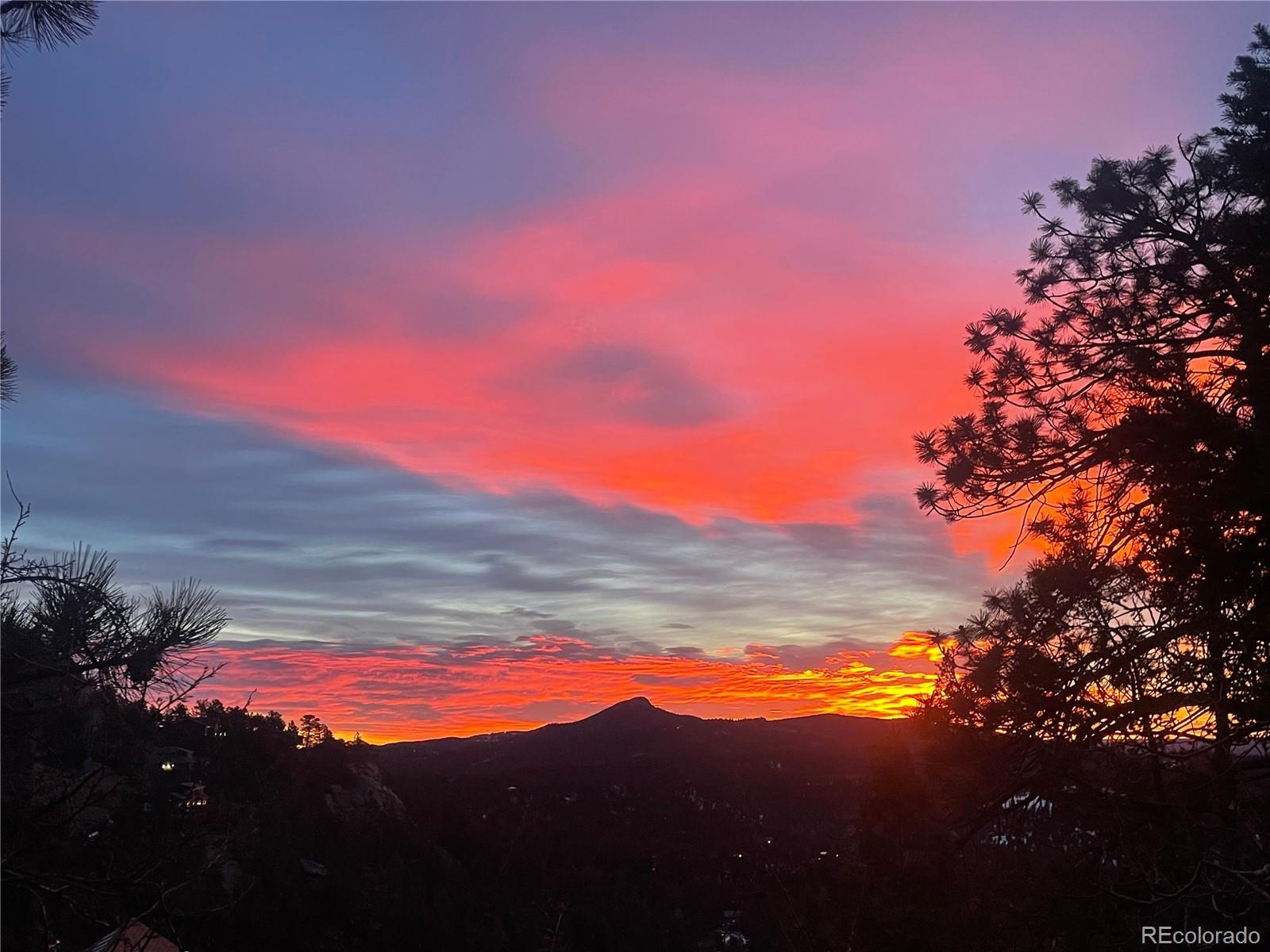 31327 Kings Valley Custom W