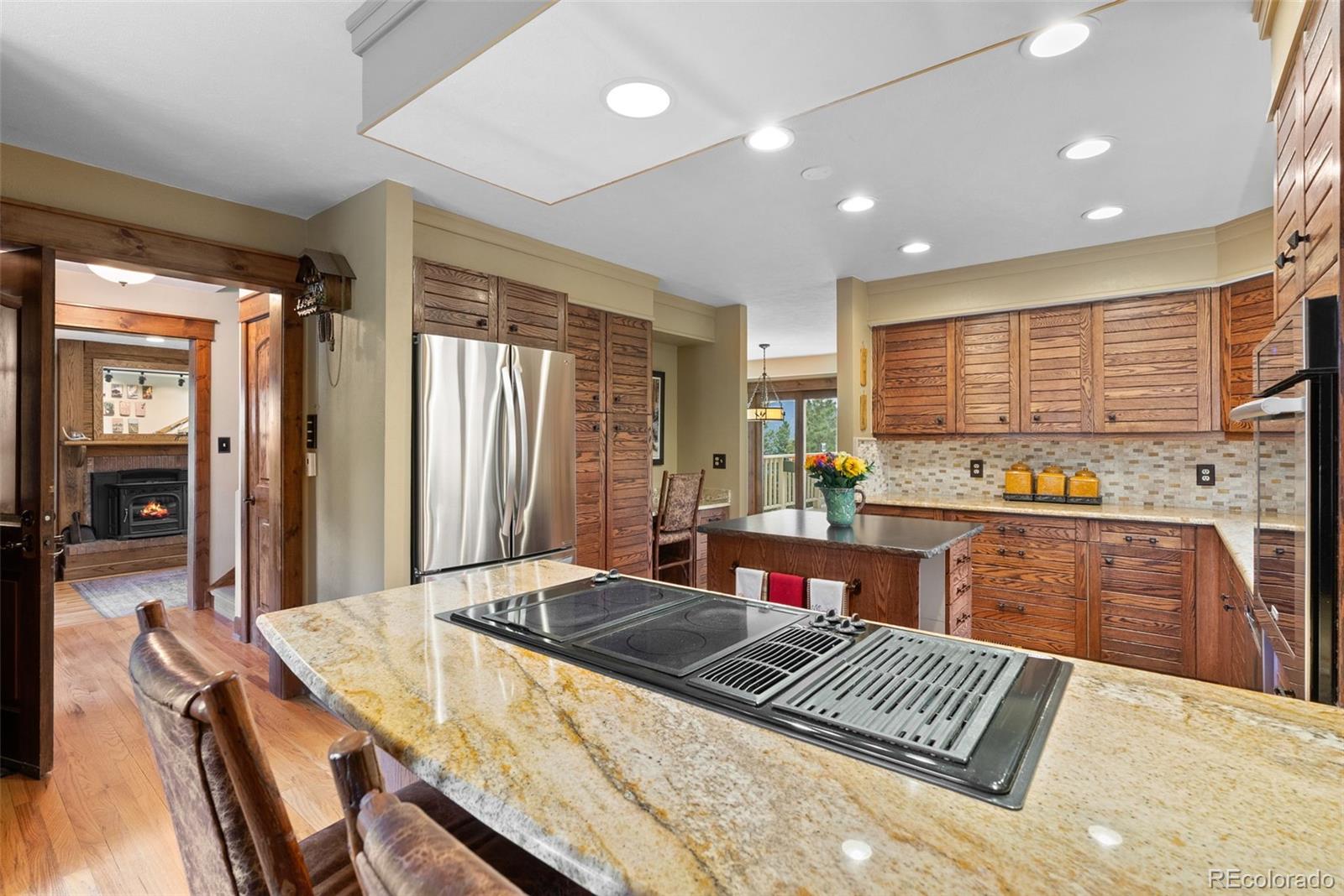 220 Ravenswood Court