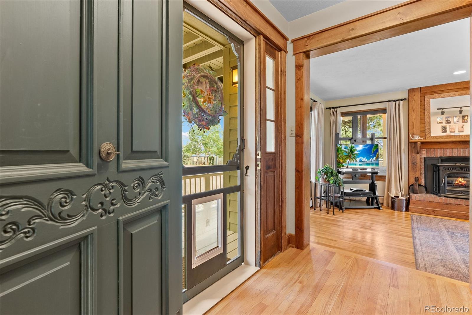 220 Ravenswood Court