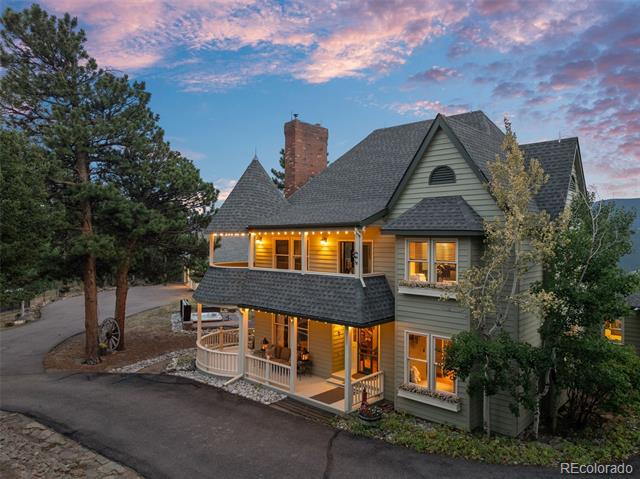 220 Ravenswood Court