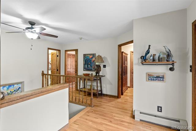220 Ravenswood Court