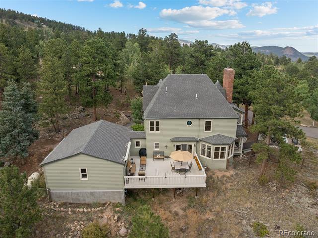 220 Ravenswood Court