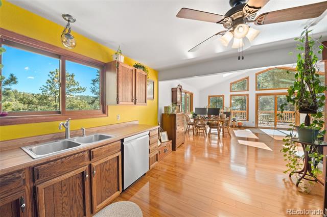 1269 Roland Drive
