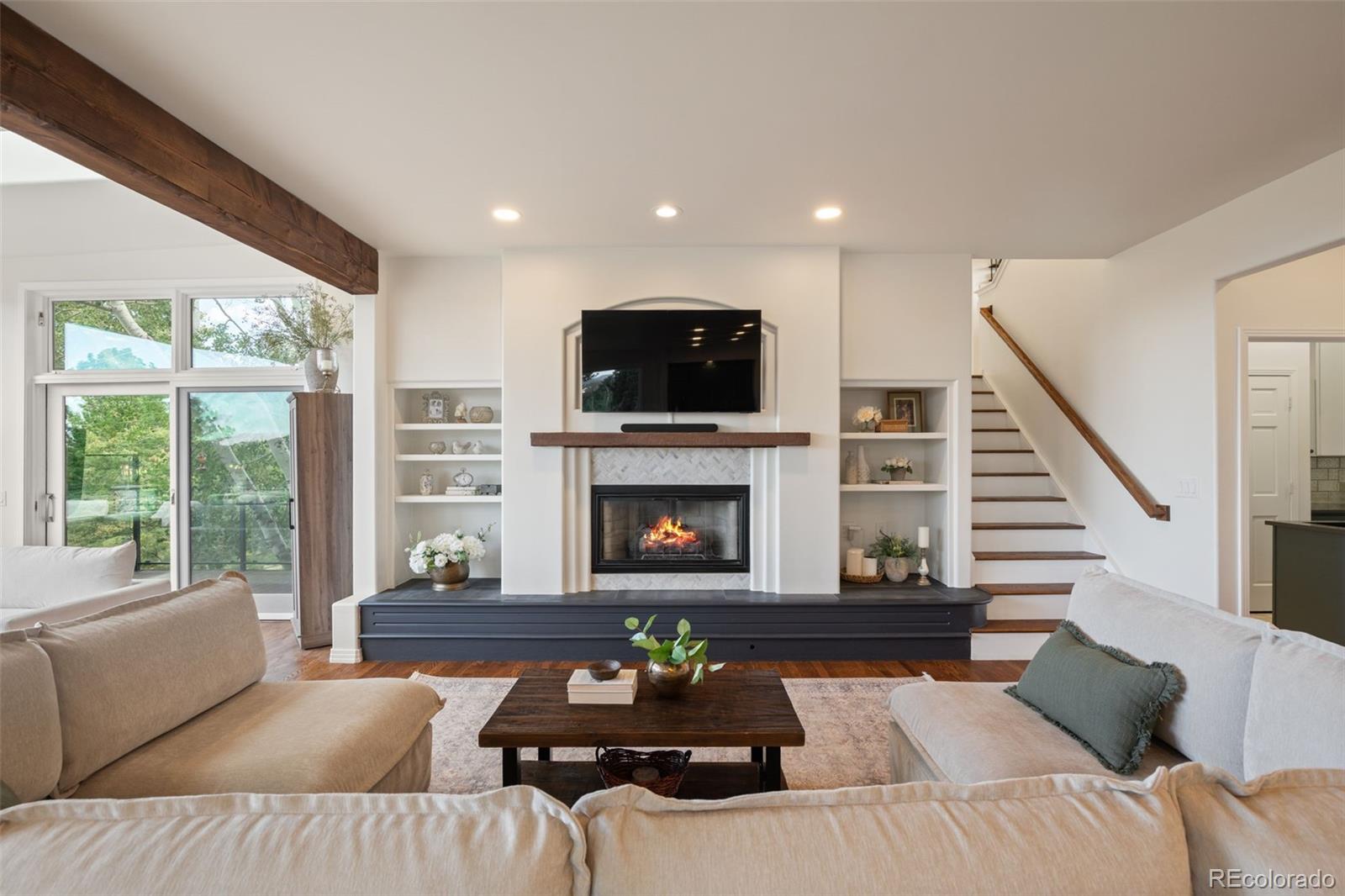 2522 Thunderbird Lane