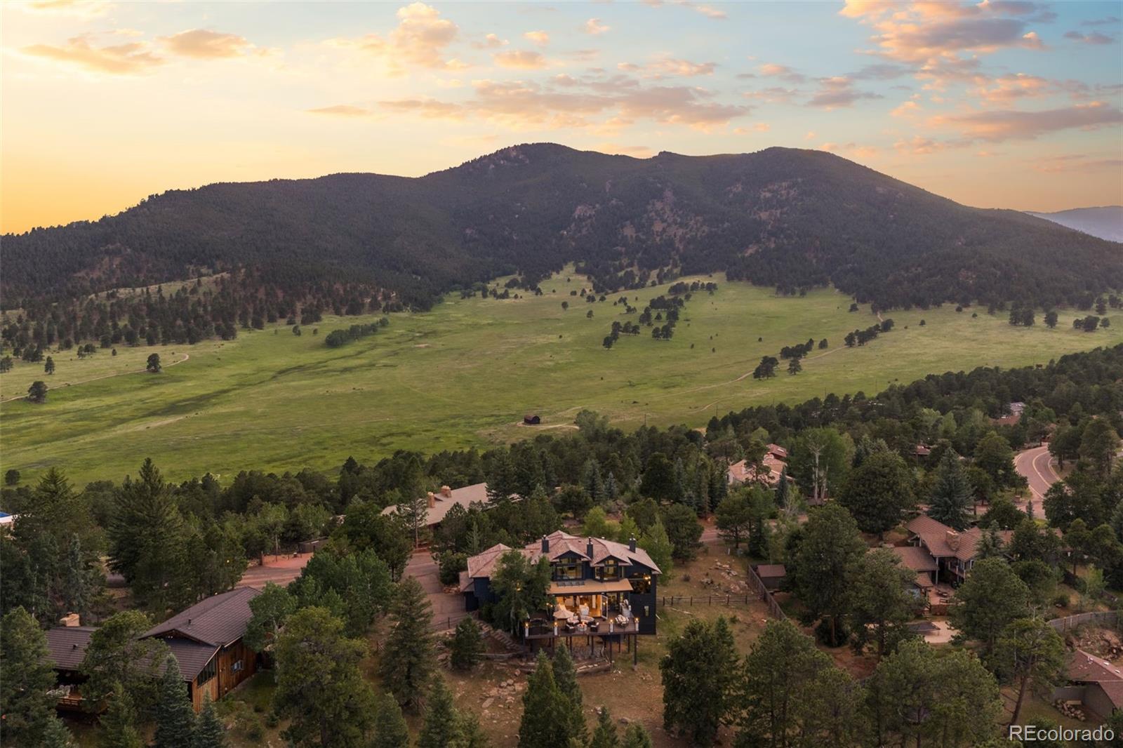 2522 Thunderbird Lane