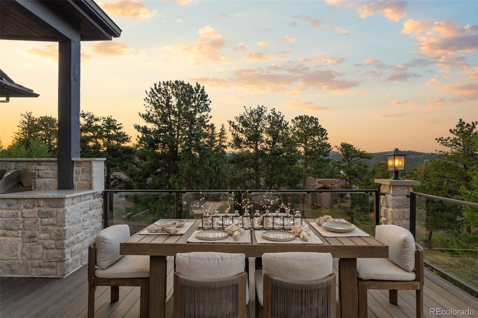 2522 Thunderbird Lane