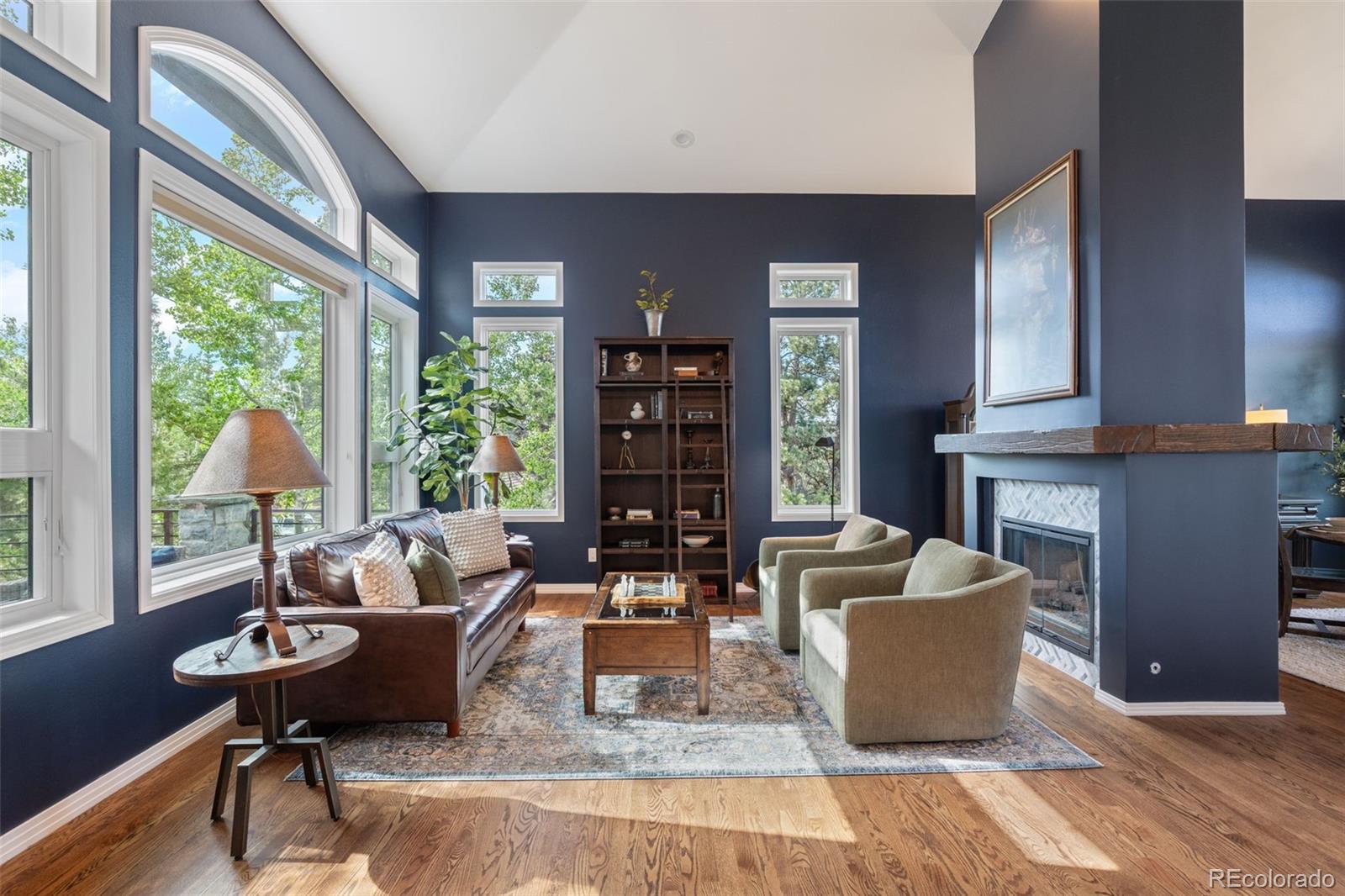 2522 Thunderbird Lane