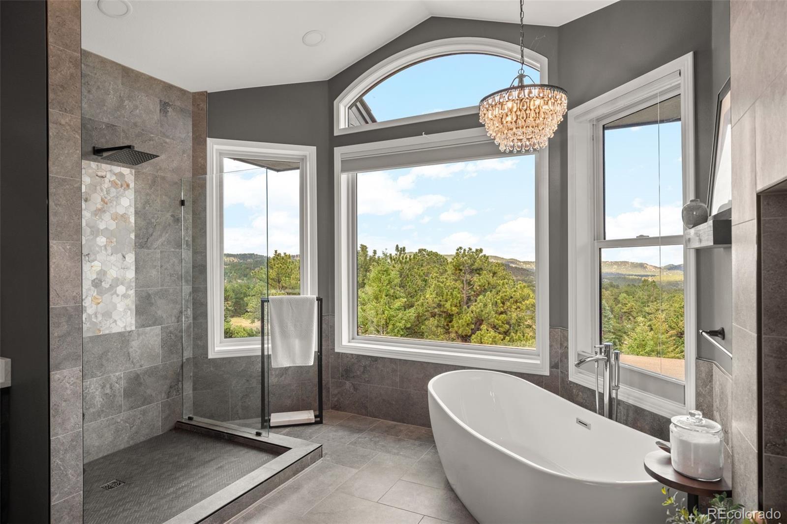 2522 Thunderbird Lane