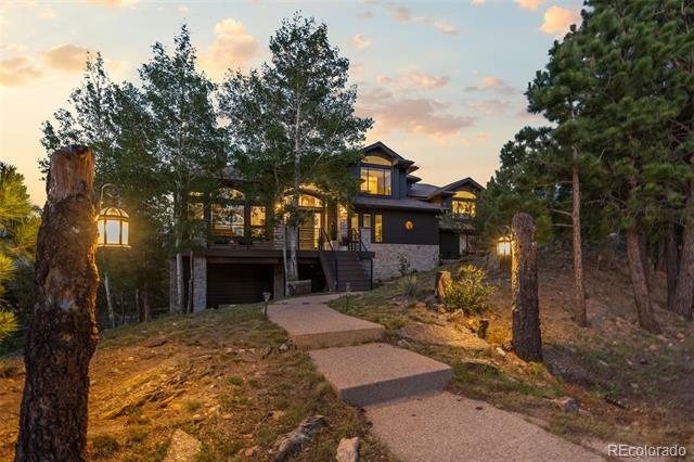 2522 Thunderbird Lane