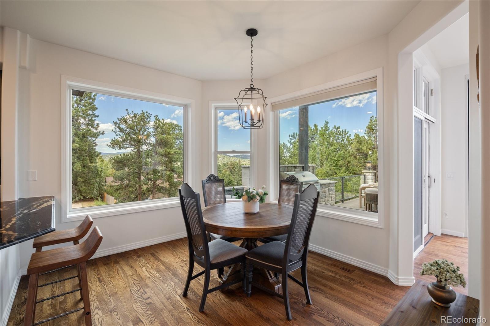 2522 Thunderbird Lane