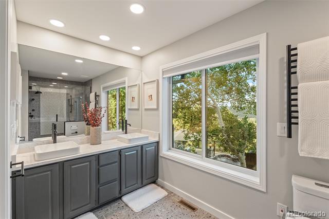 2522 Thunderbird Lane