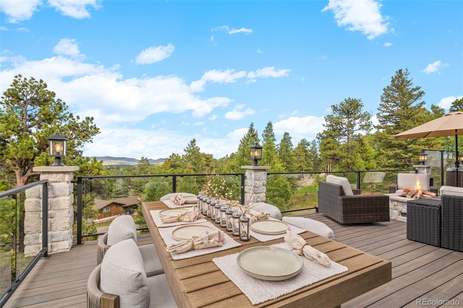 2522 Thunderbird Lane