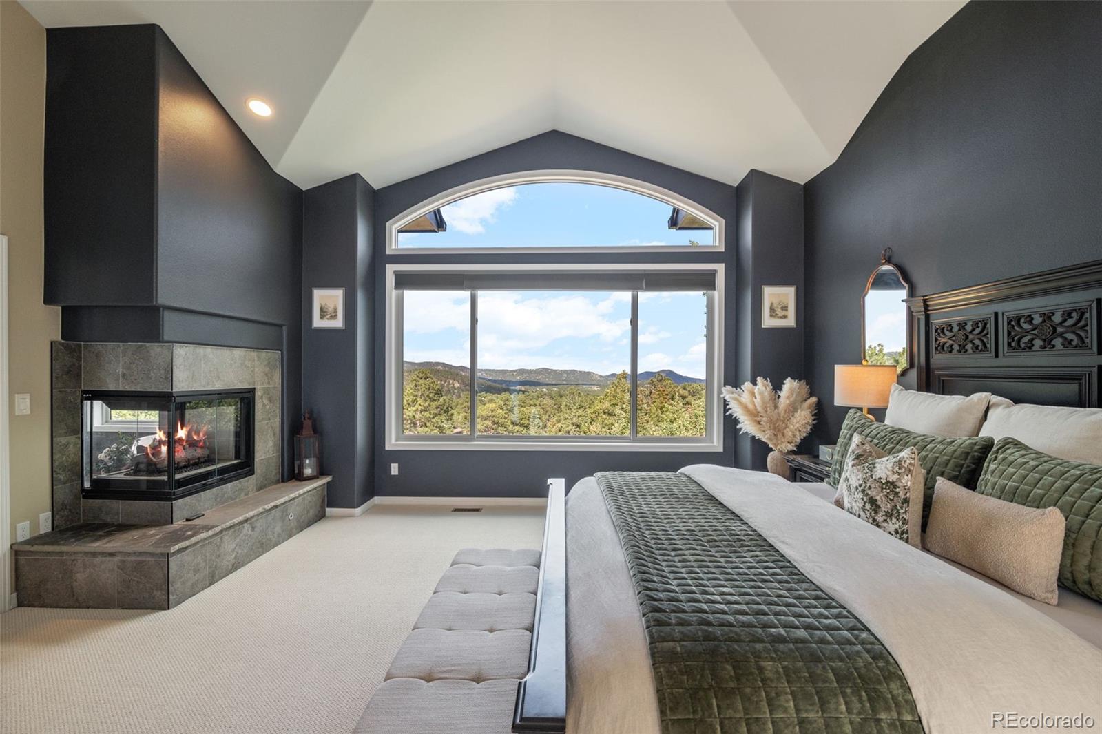 2522 Thunderbird Lane