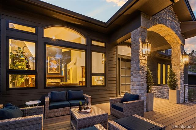 2522 Thunderbird Lane