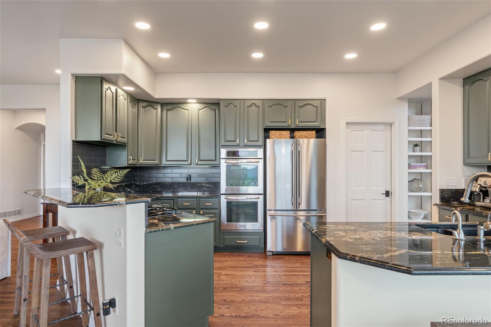 2522 Thunderbird Lane