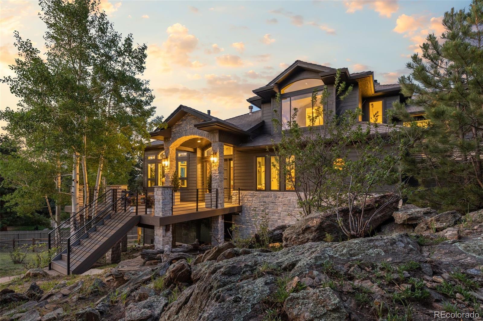 2522 Thunderbird Lane