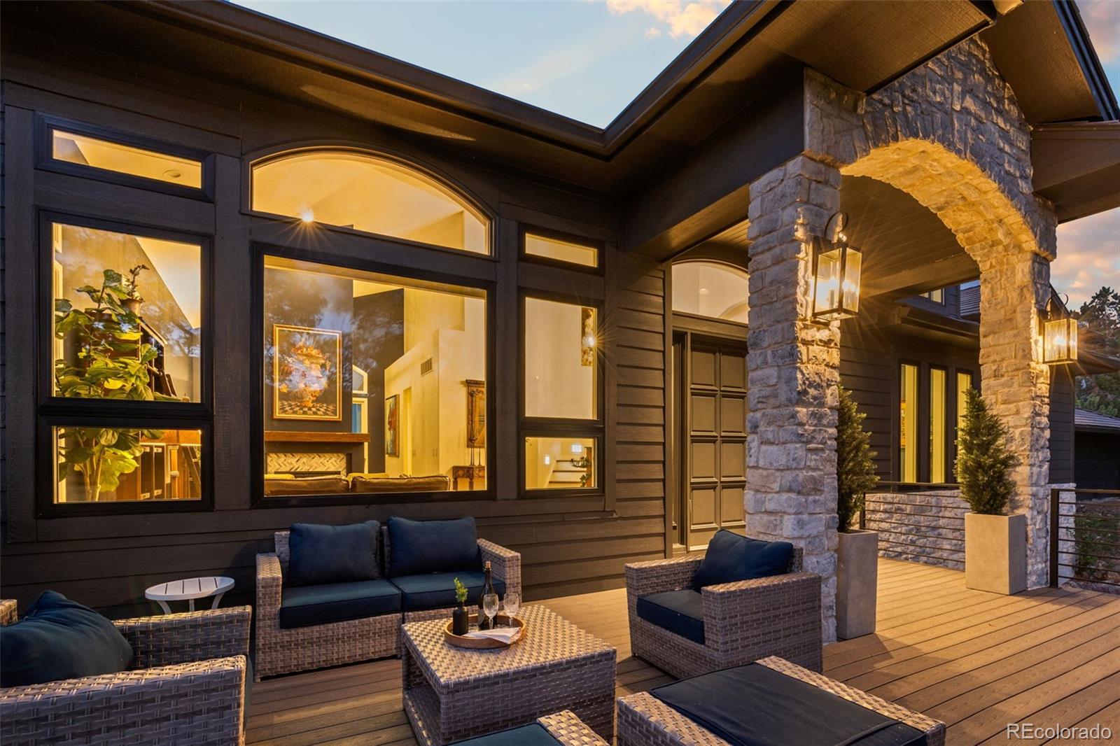 2522 Thunderbird Lane