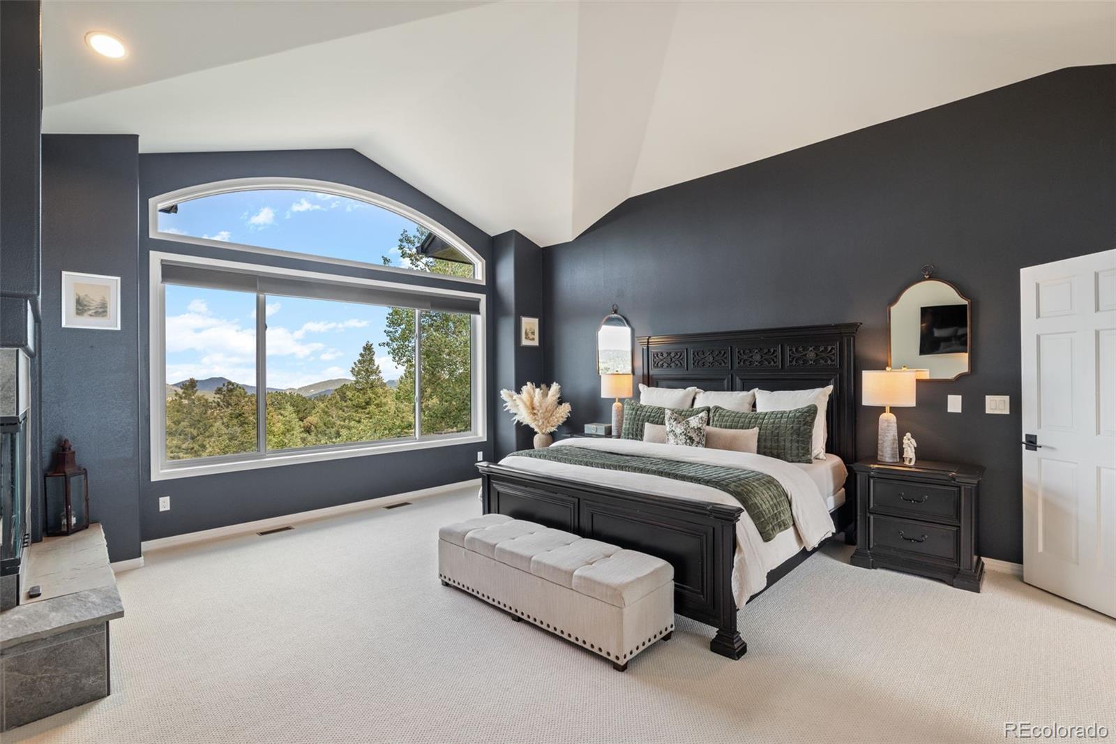 2522 Thunderbird Lane