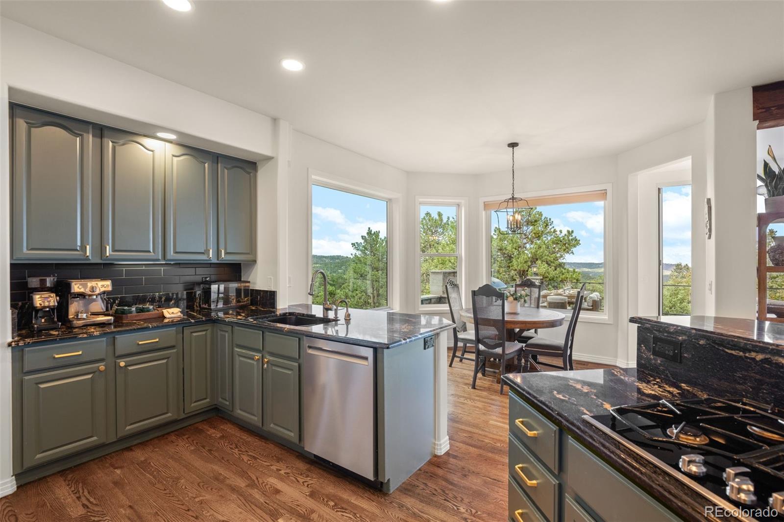2522 Thunderbird Lane