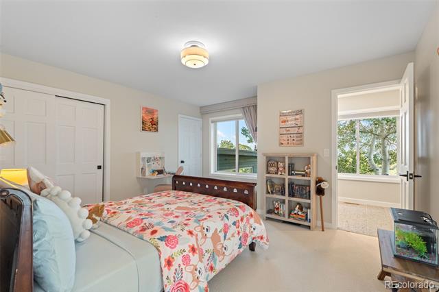 2522 Thunderbird Lane