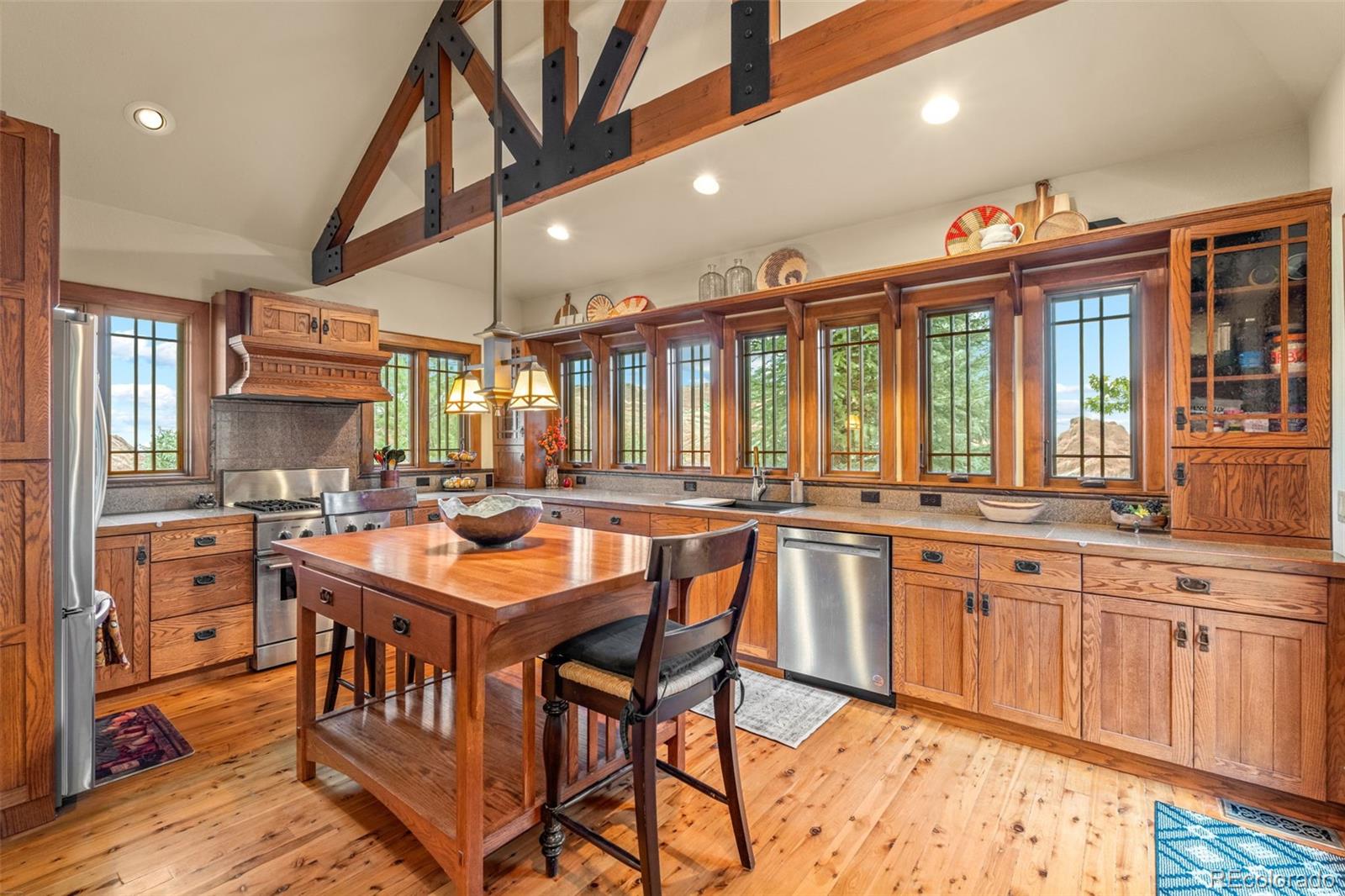 4737 Ponderosa Trail