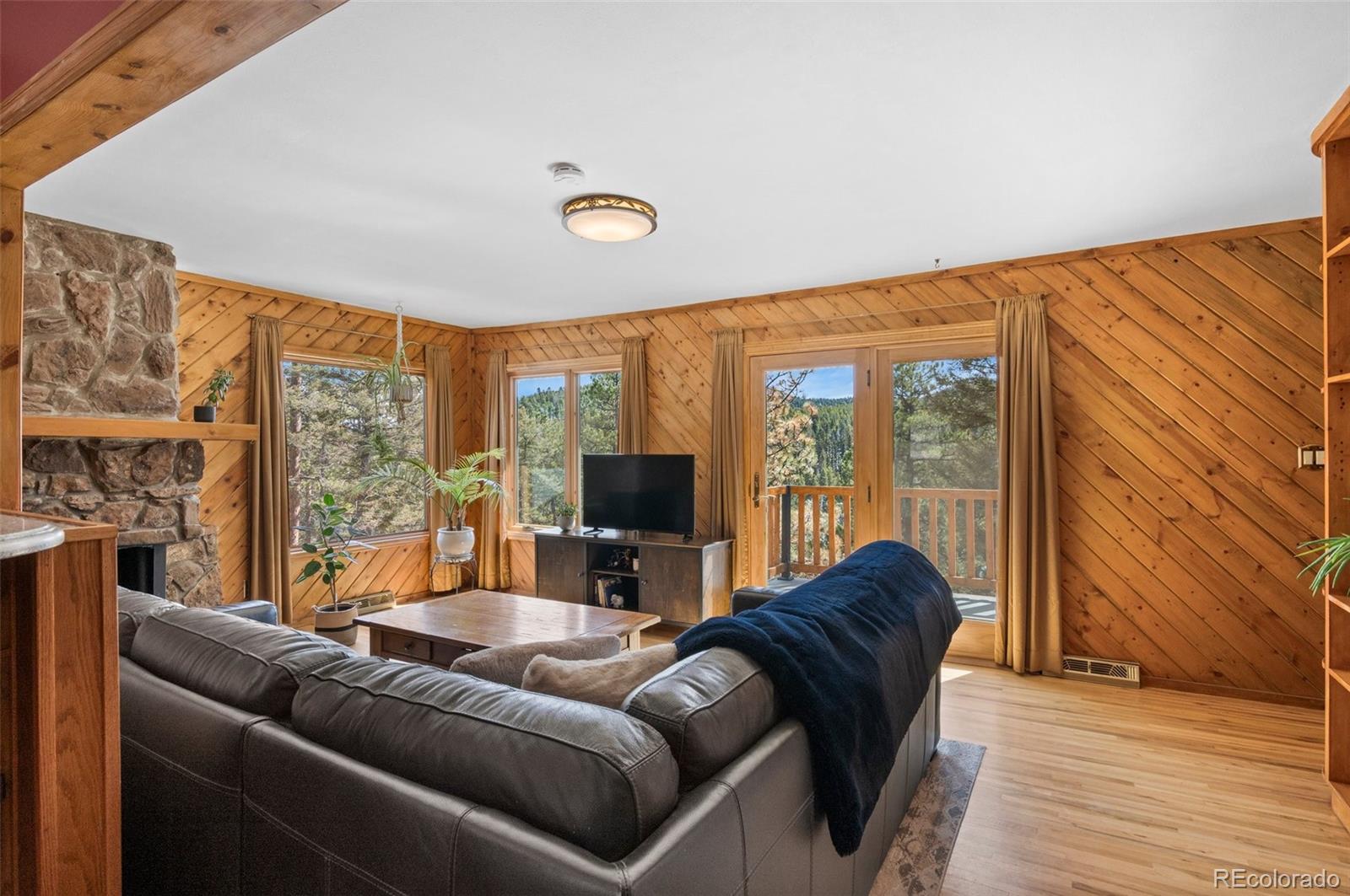 27231 Log Trail