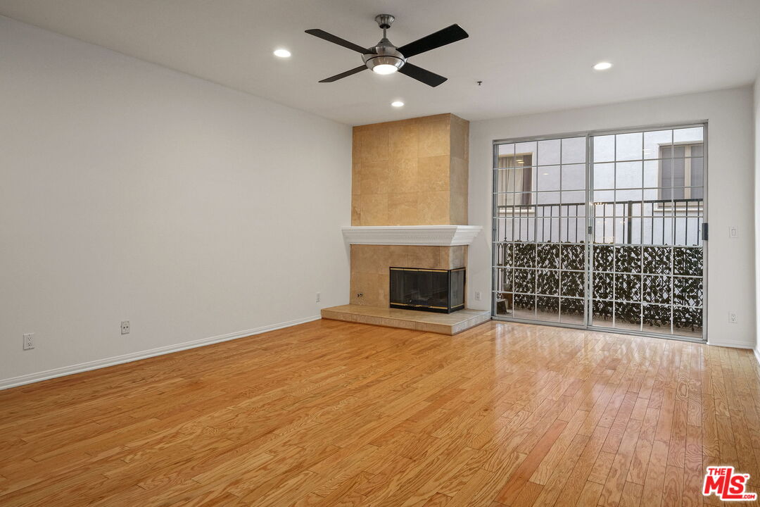 930 N Doheny Dr Unit: 208