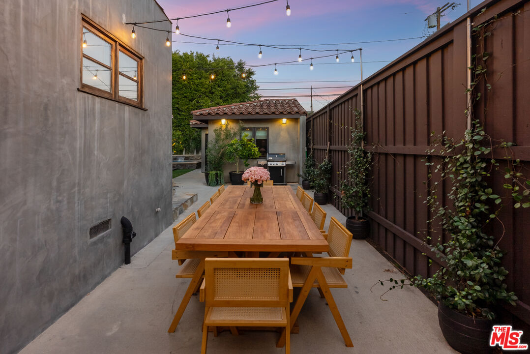 338 Westbourne Dr
