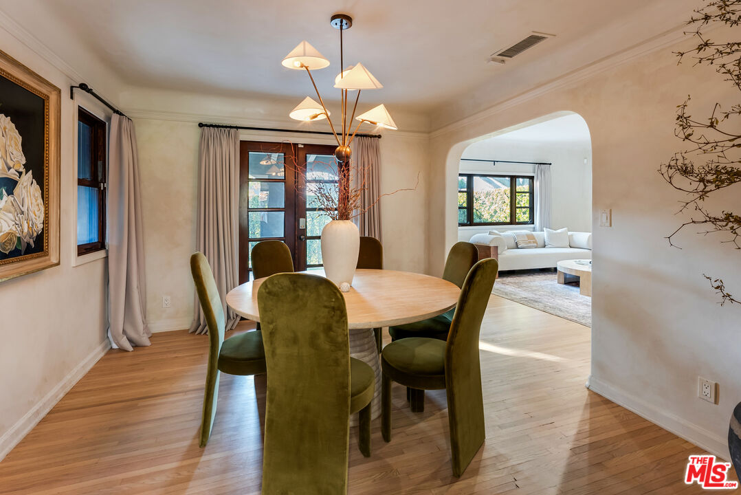 338 Westbourne Dr