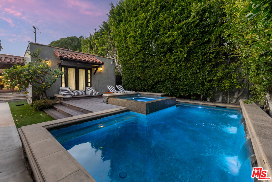 338 Westbourne Dr