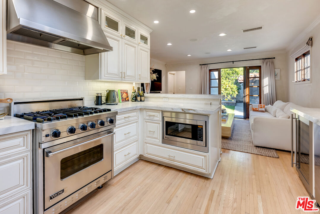 338 Westbourne Dr