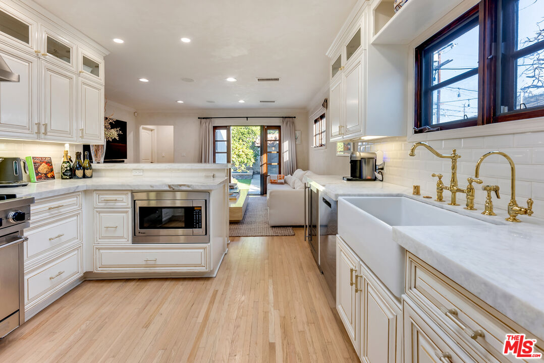 338 Westbourne Dr