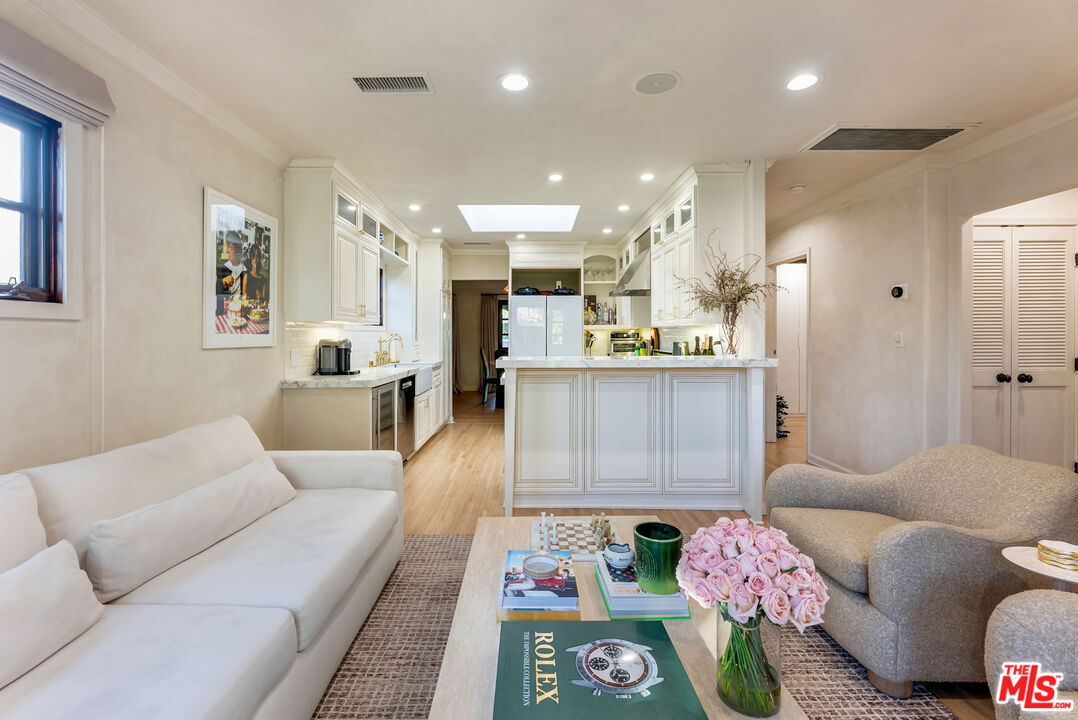 338 Westbourne Dr