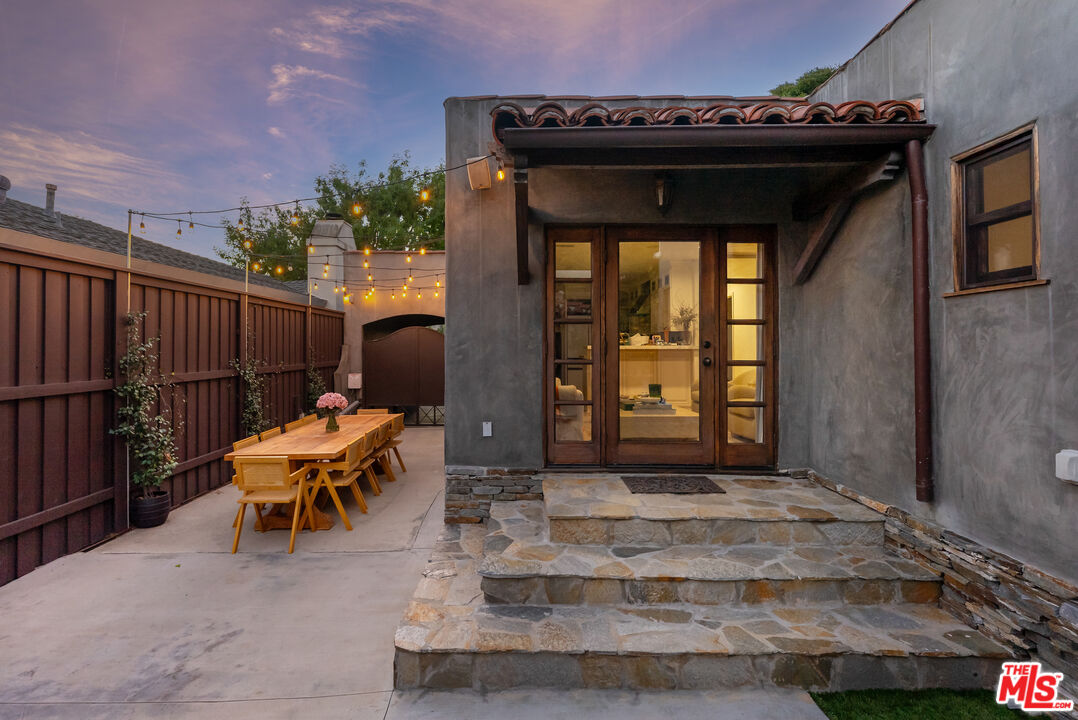 338 Westbourne Dr