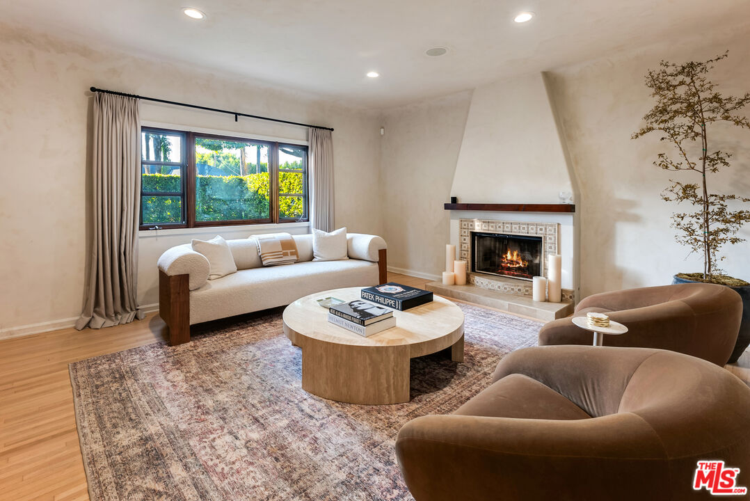 338 Westbourne Dr