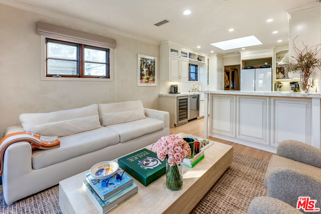 338 Westbourne Dr
