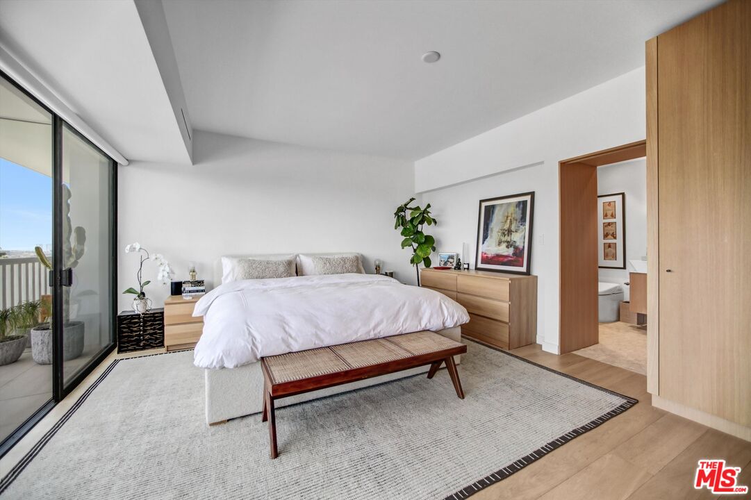 999 N Doheny Dr Unit: 512